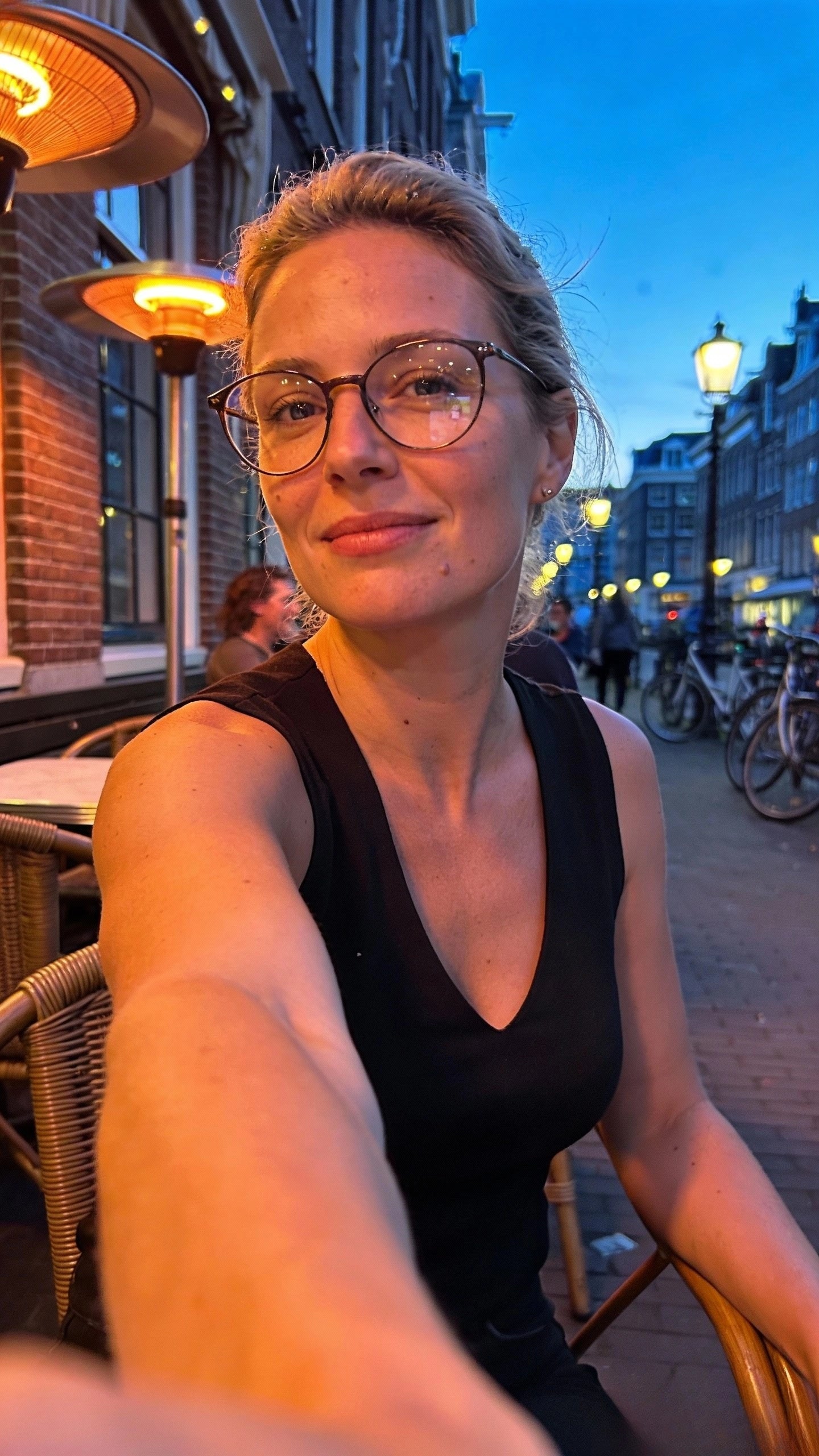 Detail van montuur op gezicht